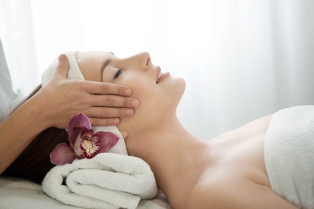 Facial Pink Palm Inn
