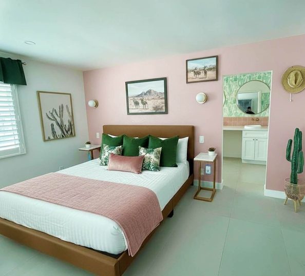 Stagecoach room-square